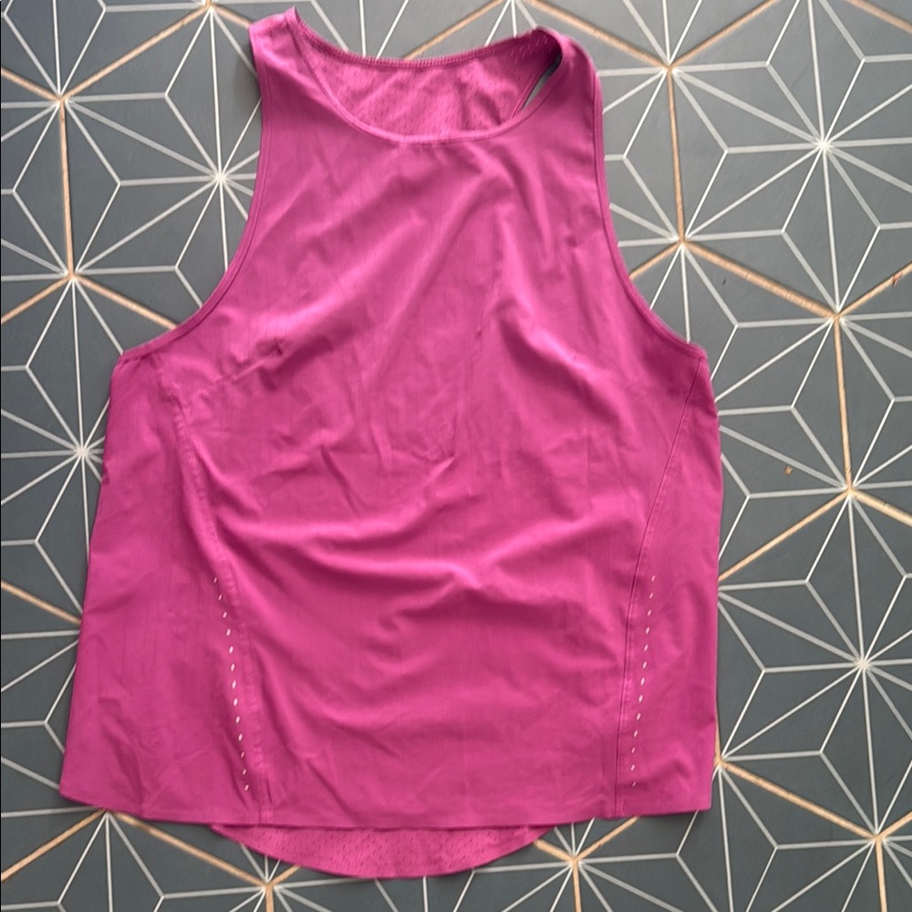 Lululemon tank top. No size tag. Fits 4 or 6